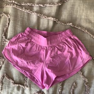 Lululemon Hotty Hot Shorts 2.5 in